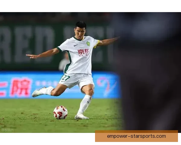 国内篮球联赛激战正酣明星球员精彩表现引发球迷热议